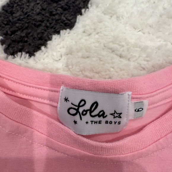 Lola + The Boys Pink Graphic Top - Picture 2 of 4